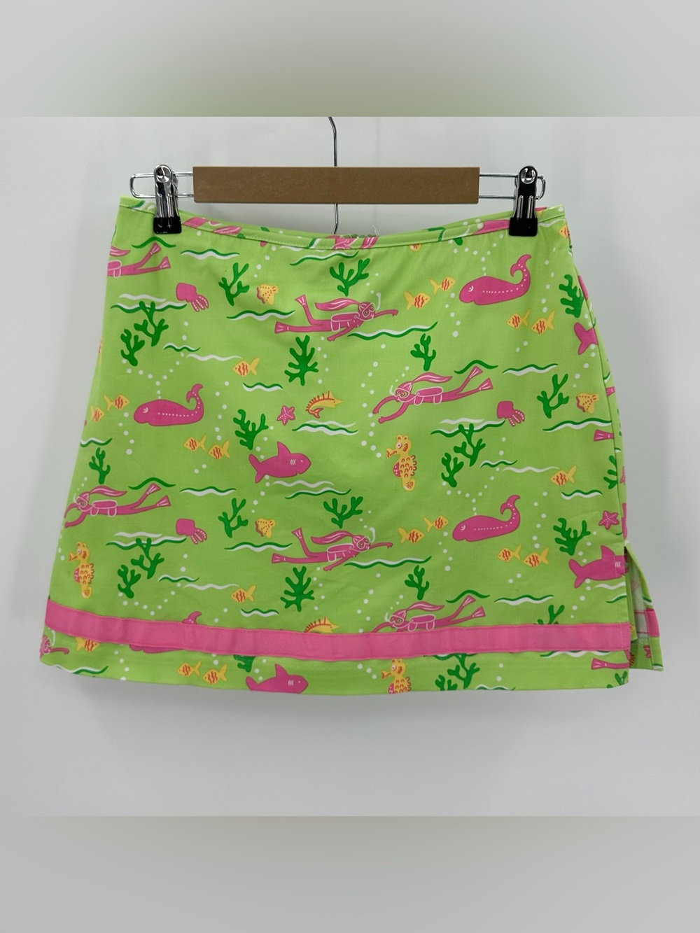 Bamboo Traders Skort Women 10 Green & Pink Novelty Print Scuba Diver Preppy SPOT
